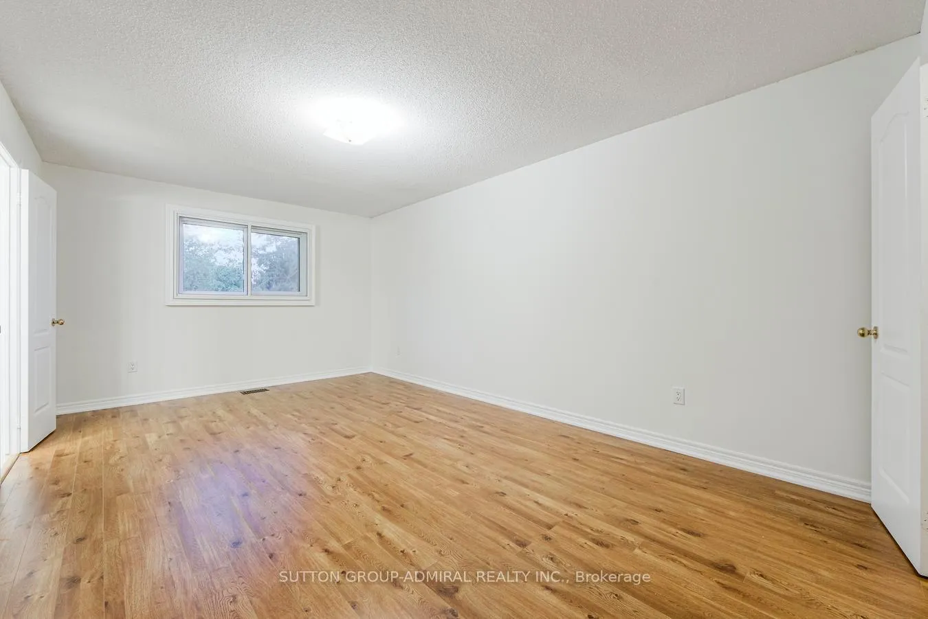 Photo 34 of 63 Croteau Crescent, Vaughan, Crestwood-Springfarm-Yorkhill — HOMEH