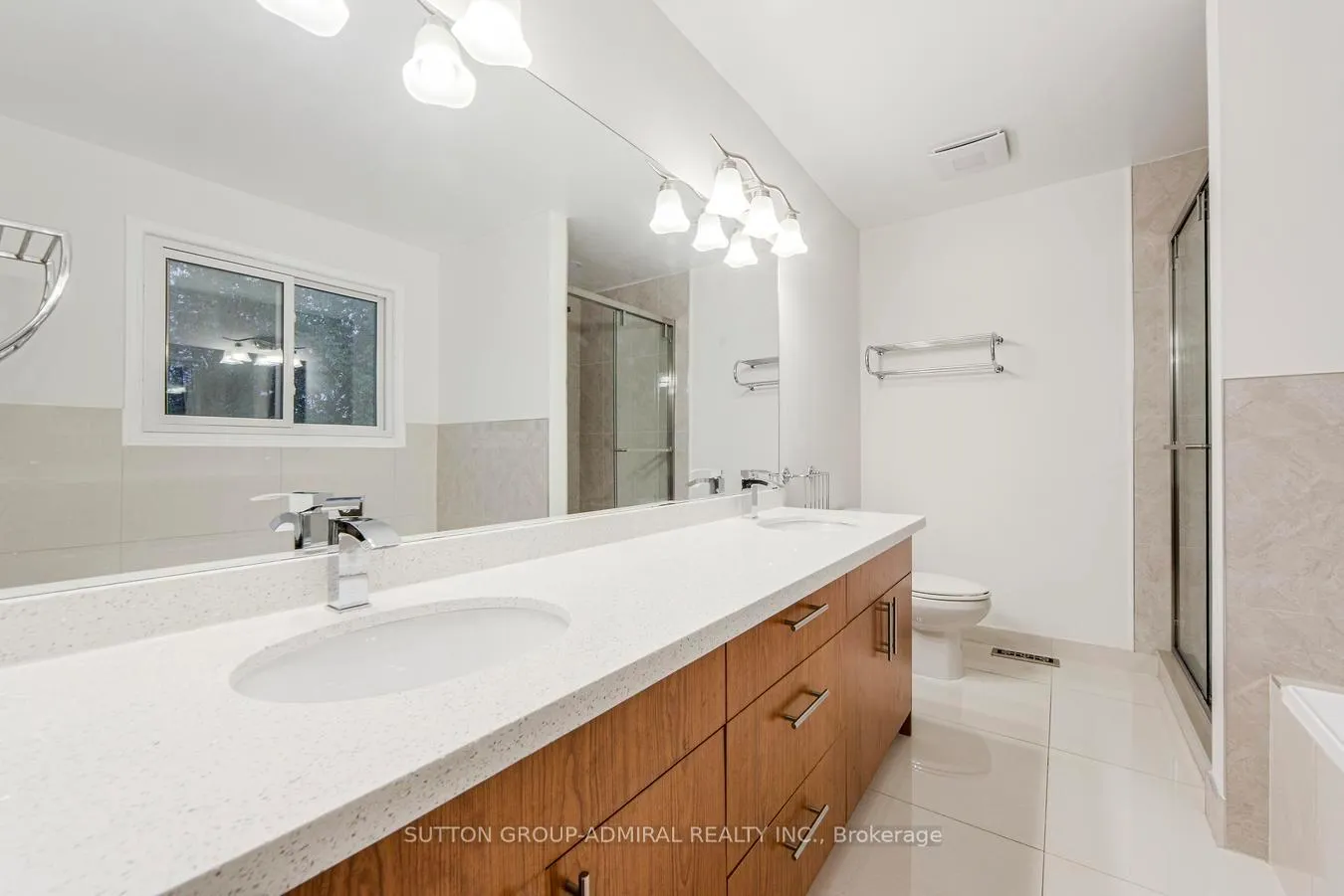 Photo 36 of 63 Croteau Crescent, Vaughan, Crestwood-Springfarm-Yorkhill — HOMEH
