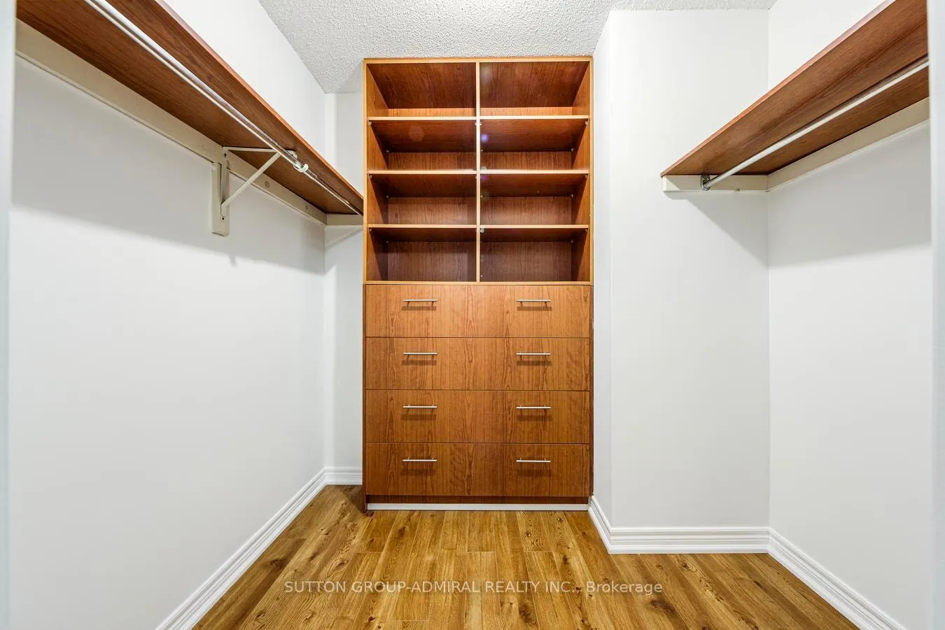 Photo 39 of 63 Croteau Crescent, Vaughan, Crestwood-Springfarm-Yorkhill — HOMEH