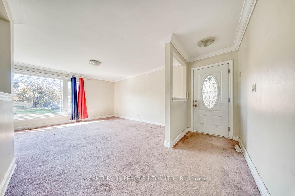Photo 2 of 63 Hiscock Boulevard, Scarborough, Woburn — HOMEH