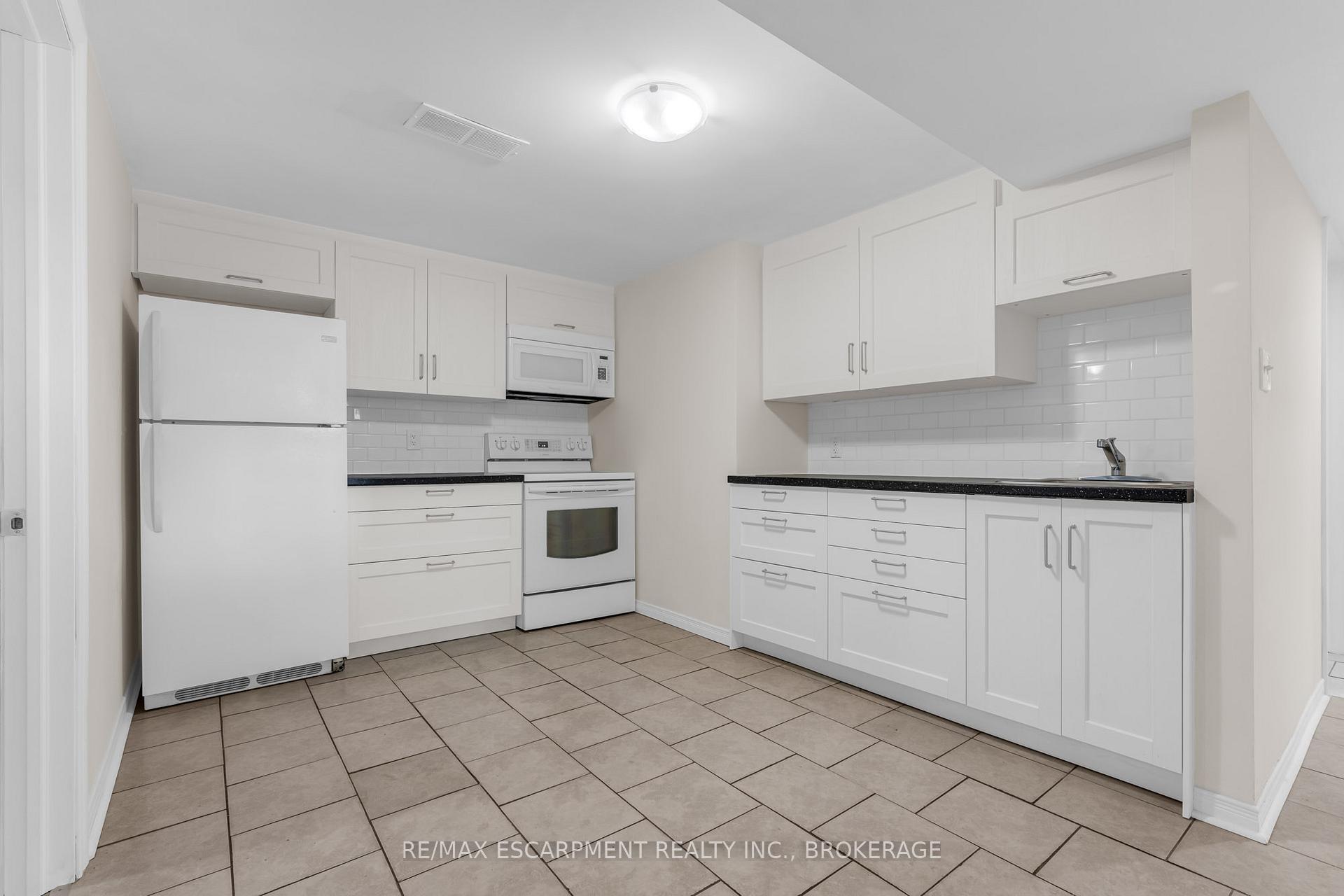 Photo 4 of Unit Lower, 68 1/2 Pine Street S, Thorold, Thorold Downtown — HOMEH