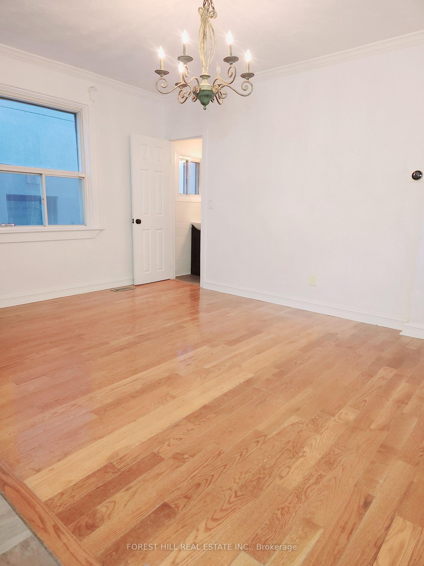 Photo 5 of 157 Oak Park Avenue, Toronto, Woodbine-Lumsden — HOMEH