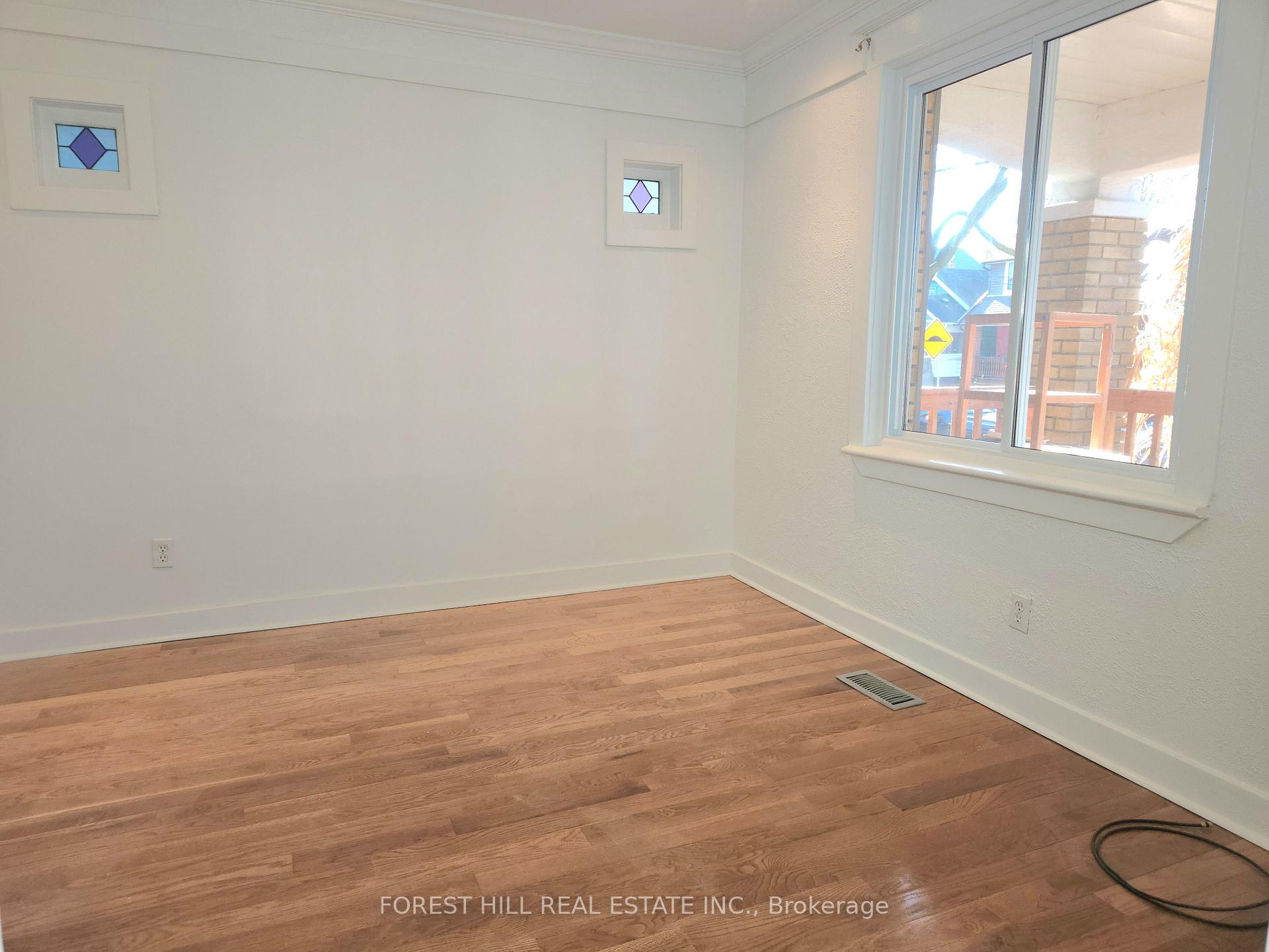 Photo 13 of 157 Oak Park Avenue, Toronto, Woodbine-Lumsden — HOMEH