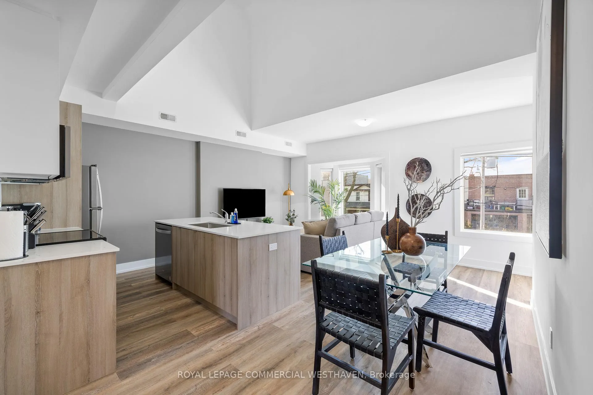 Photo 2 of Unit A, 449 Lansdowne Avenue, Toronto, Dufferin Grove — HOMEH