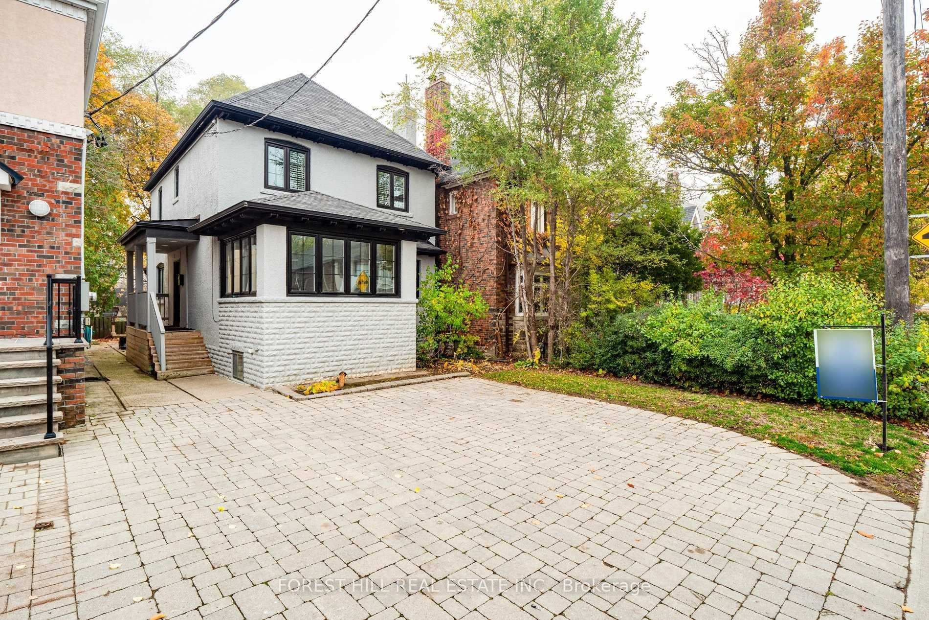 Front of 144 Chiltern Hill Road