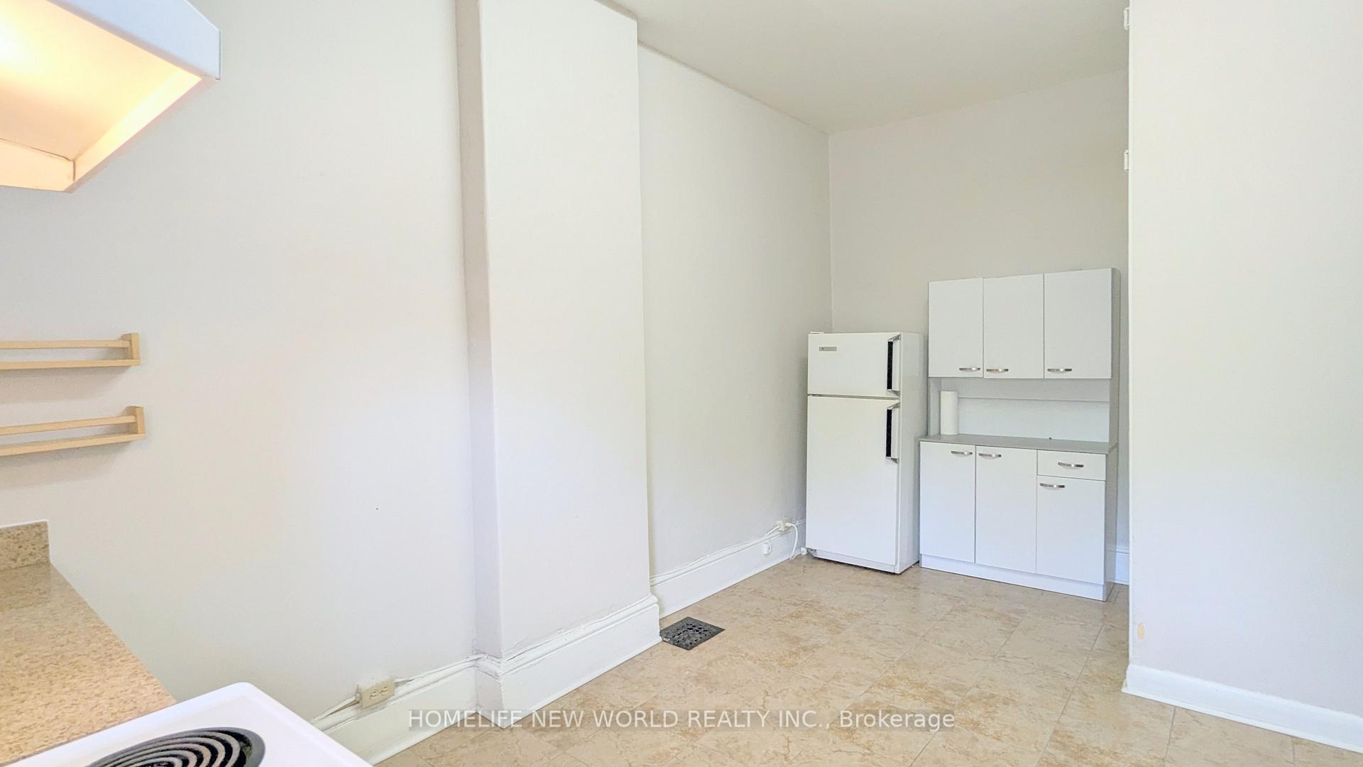 Photo 3 of Unit Floor 3, 444 Queen Street W, Toronto, Kensington-Chinatown — HOMEH