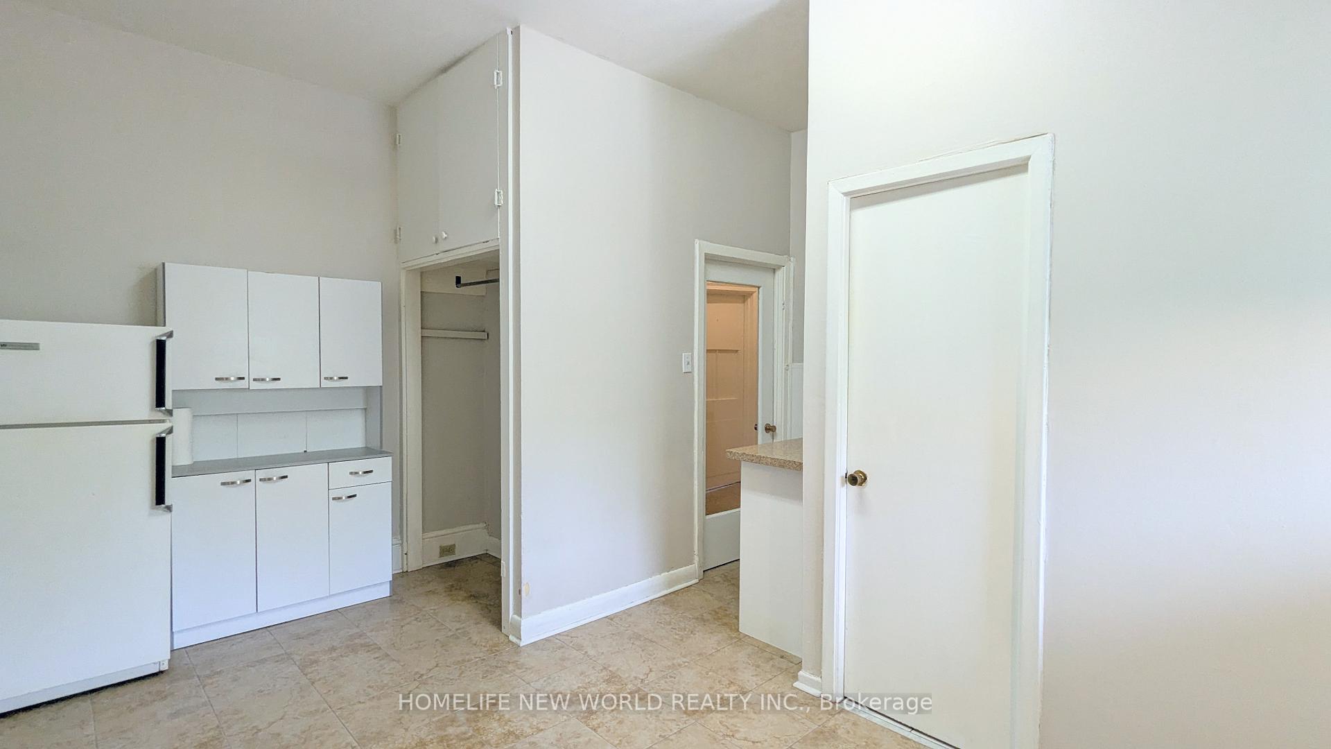 Photo 4 of Unit Floor 3, 444 Queen Street W, Toronto, Kensington-Chinatown — HOMEH