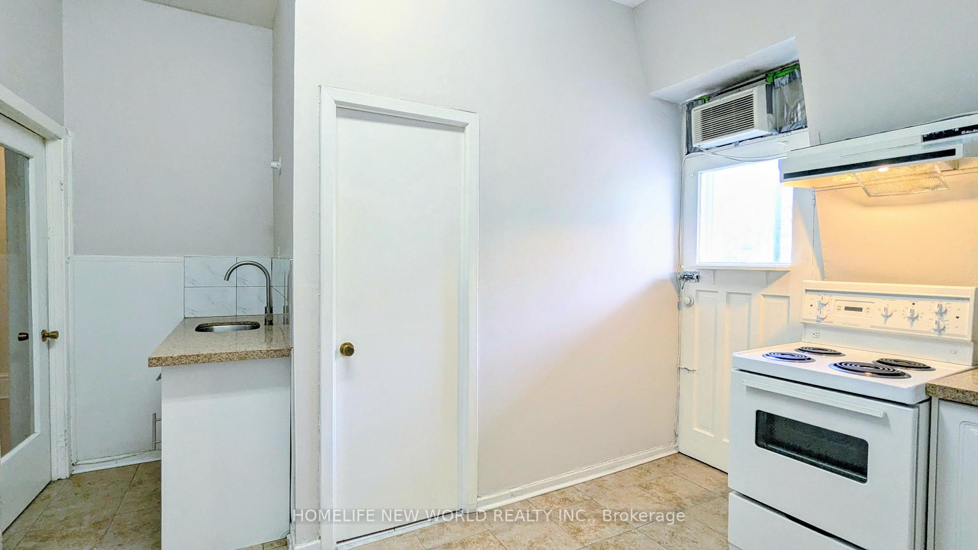 Photo 5 of Unit Floor 3, 444 Queen Street W, Toronto, Kensington-Chinatown — HOMEH