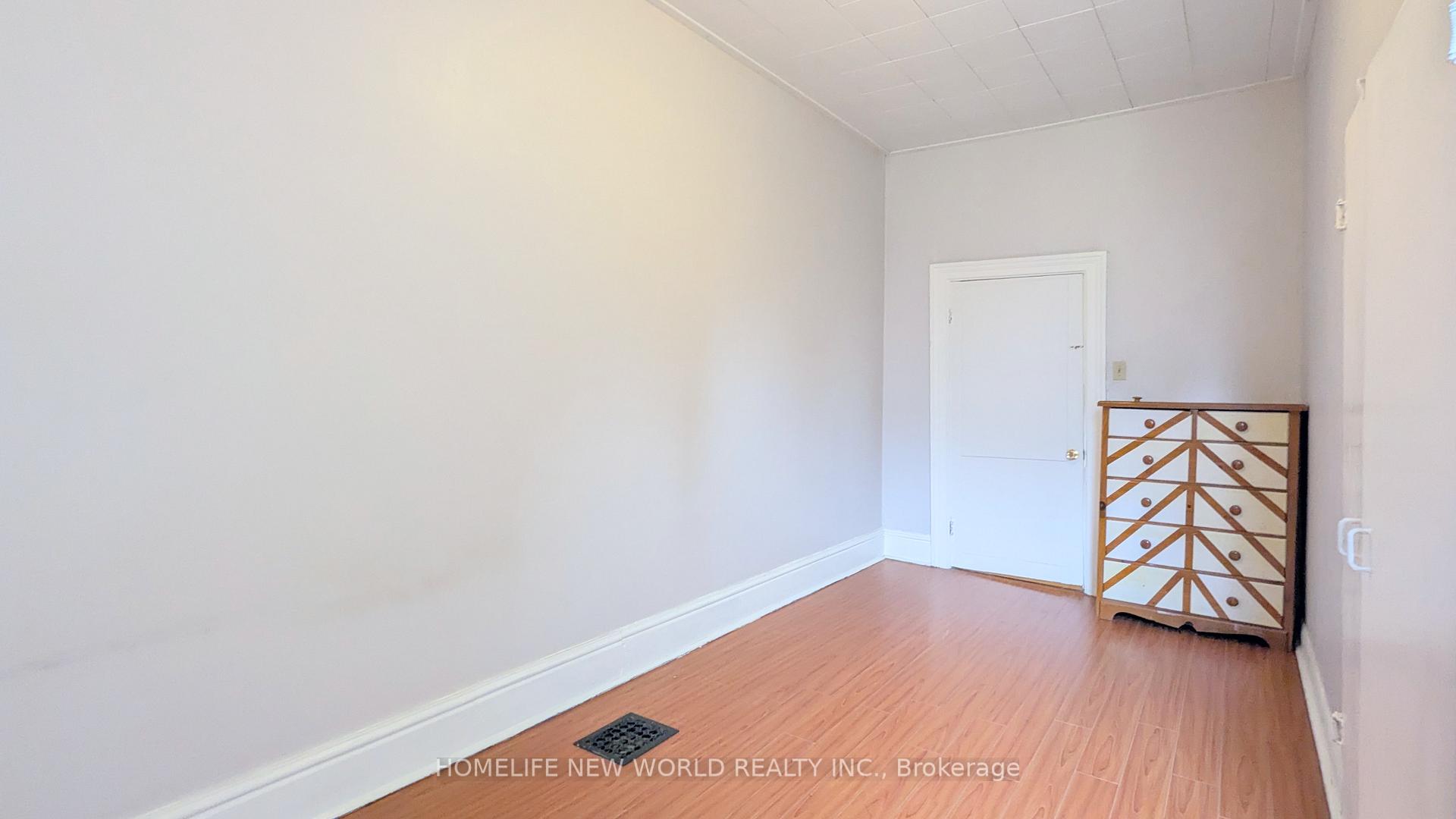 Photo 6 of Unit Floor 3, 444 Queen Street W, Toronto, Kensington-Chinatown — HOMEH