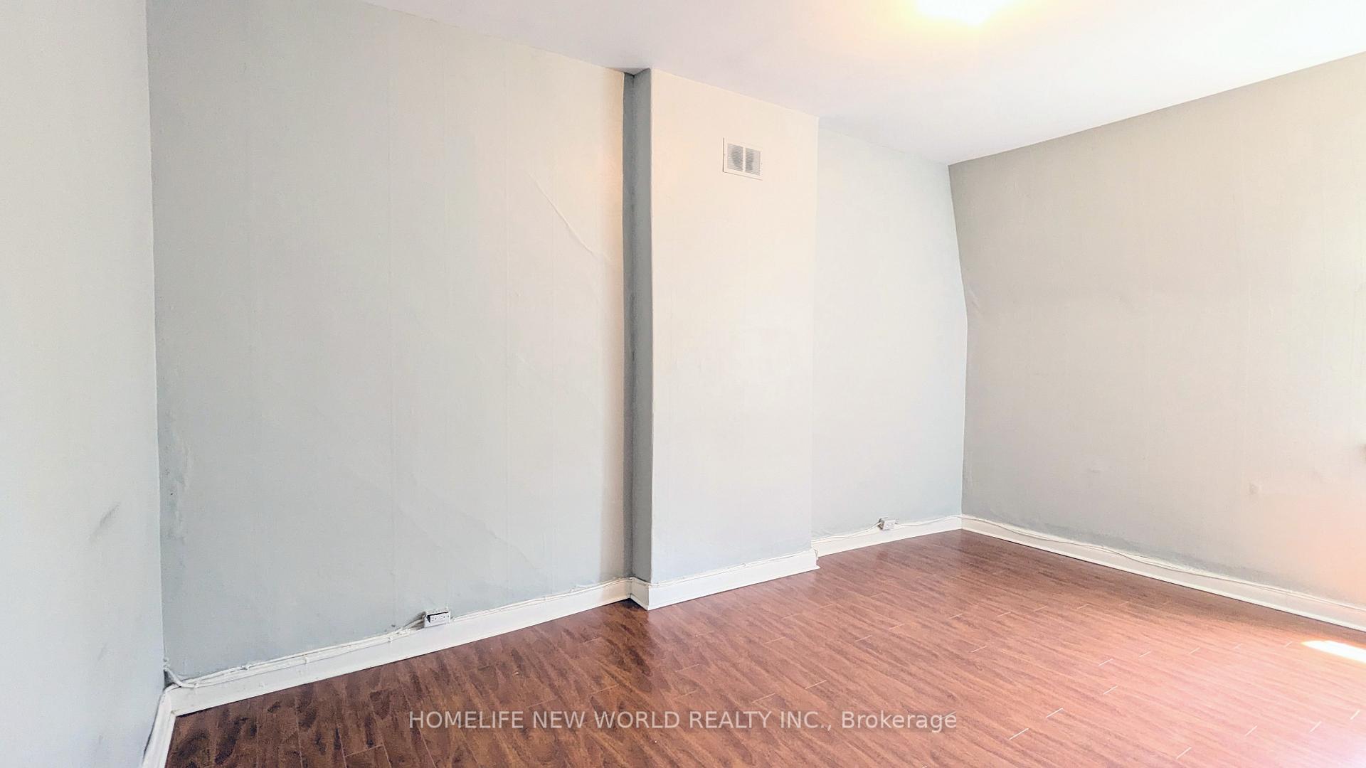 Photo 8 of Unit Floor 3, 444 Queen Street W, Toronto, Kensington-Chinatown — HOMEH