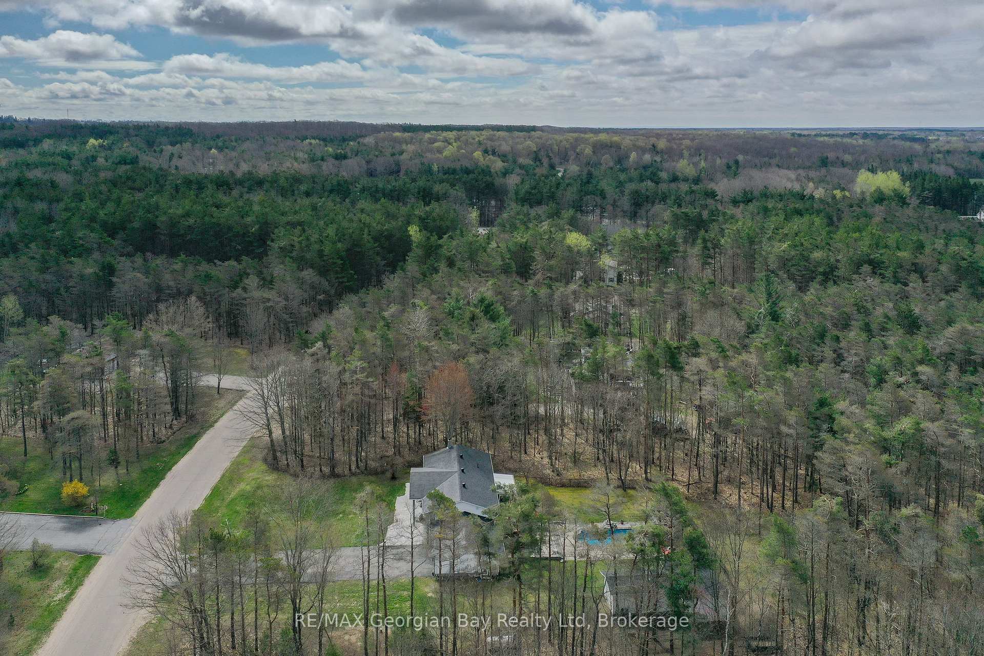 Photo 46 of 17 Whippoorwill Drive, Tiny, Rural Tiny — HOMEH