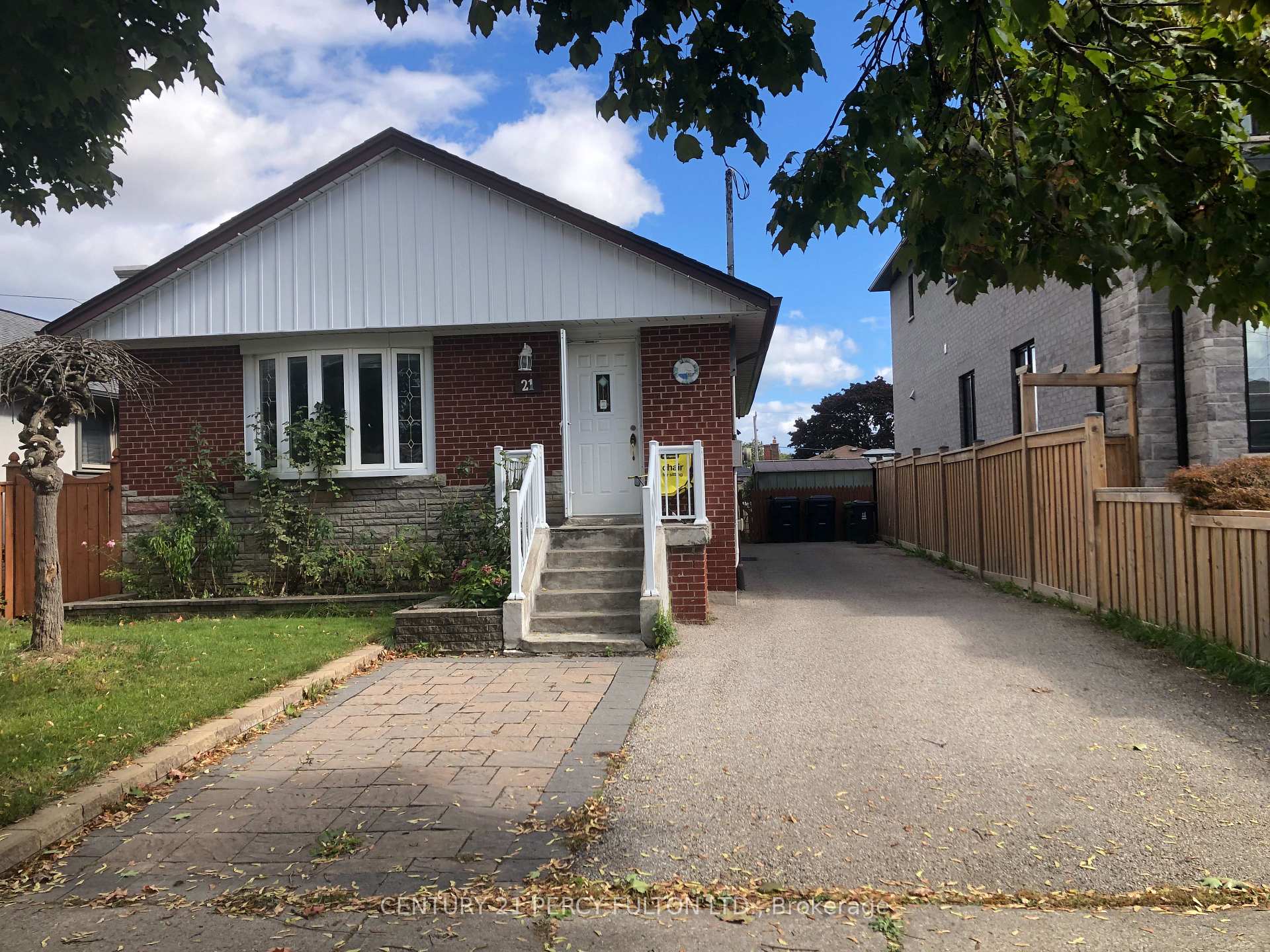Front of Unit Basemen, 21 Ivanhoe Court