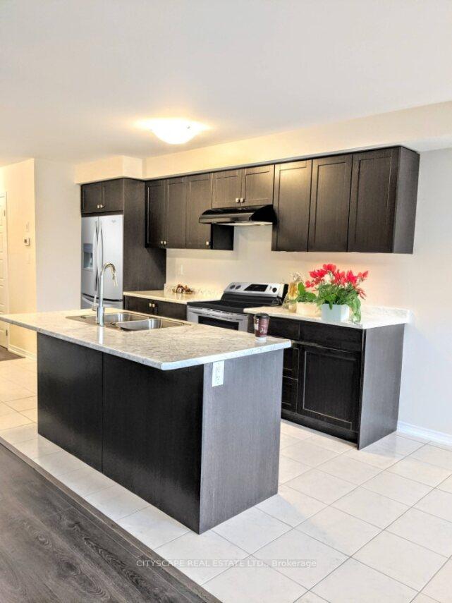 Photo 4 of 158 Esther Crescent W, Thorold, Hurricane/Merrittville — HOMEH