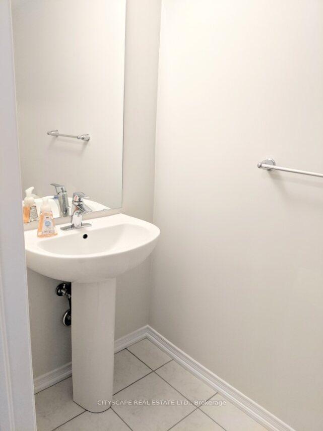 Photo 7 of 158 Esther Crescent W, Thorold, Hurricane/Merrittville — HOMEH