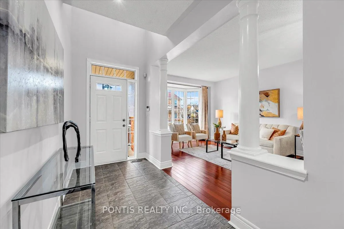 Photo 3 of 52 Emmett Circle, Brampton, Fletcher's Meadow — HOMEH