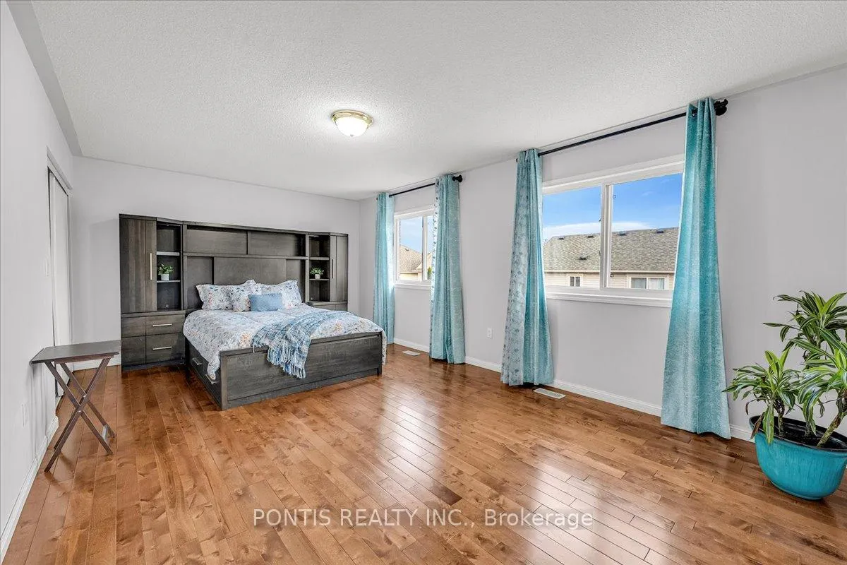Photo 21 of 52 Emmett Circle, Brampton, Fletcher's Meadow — HOMEH