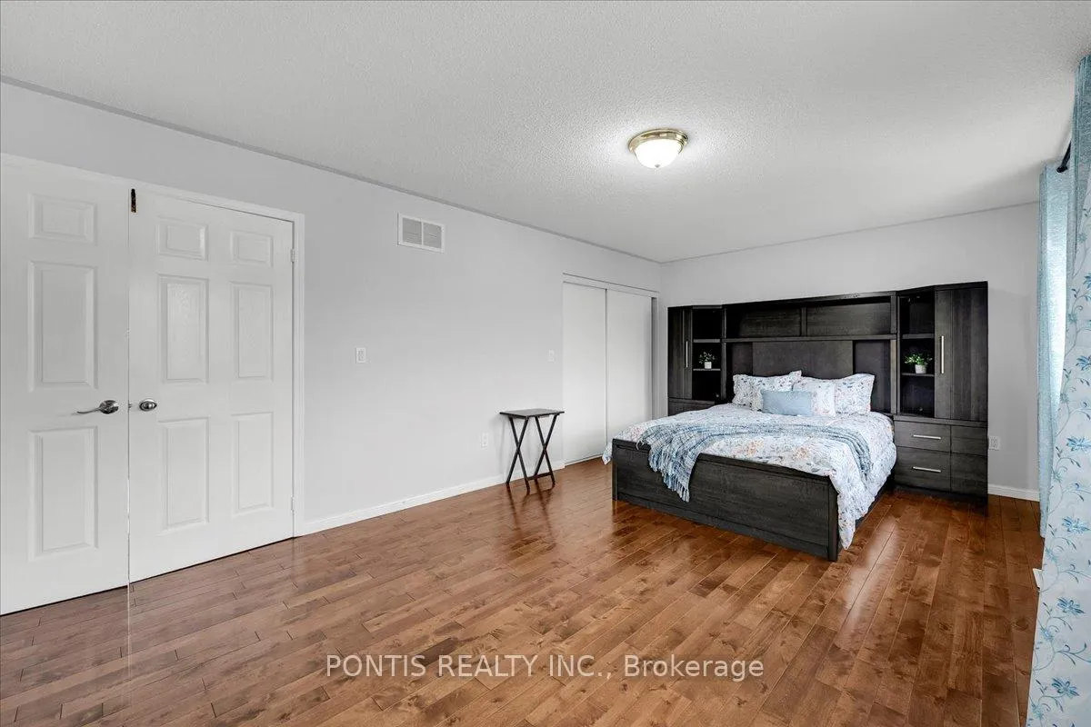 Photo 22 of 52 Emmett Circle, Brampton, Fletcher's Meadow — HOMEH