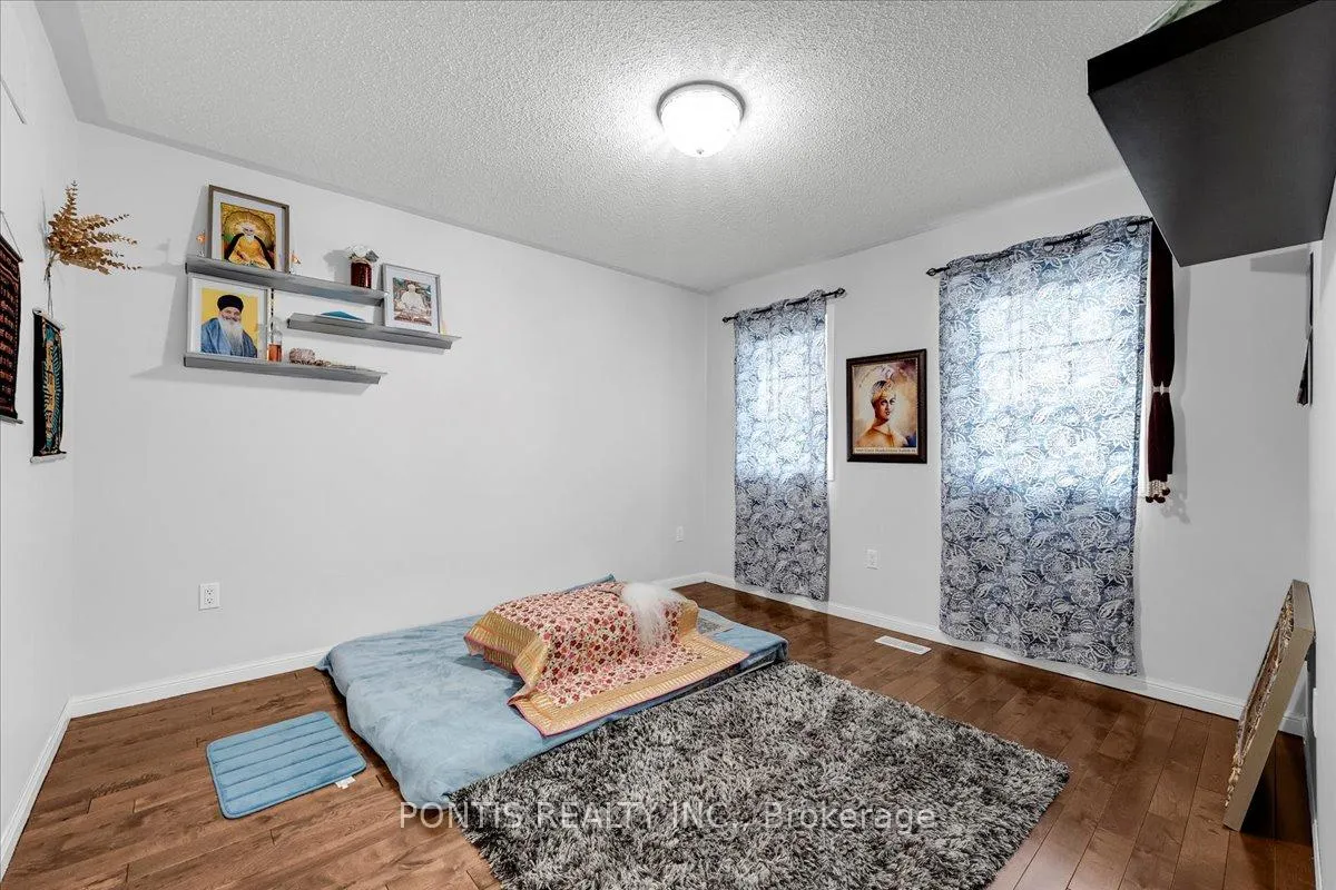 Photo 28 of 52 Emmett Circle, Brampton, Fletcher's Meadow — HOMEH