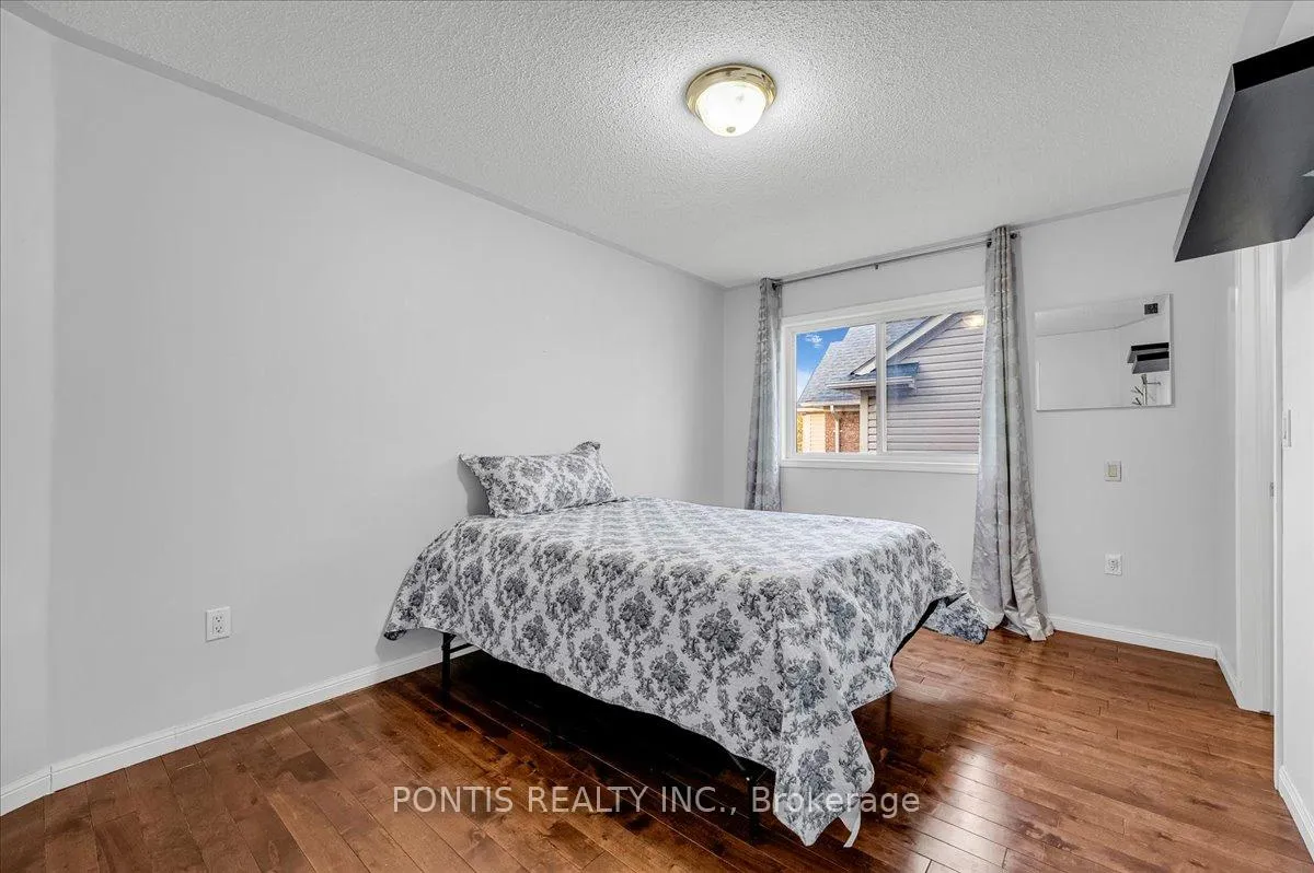 Photo 29 of 52 Emmett Circle, Brampton, Fletcher's Meadow — HOMEH
