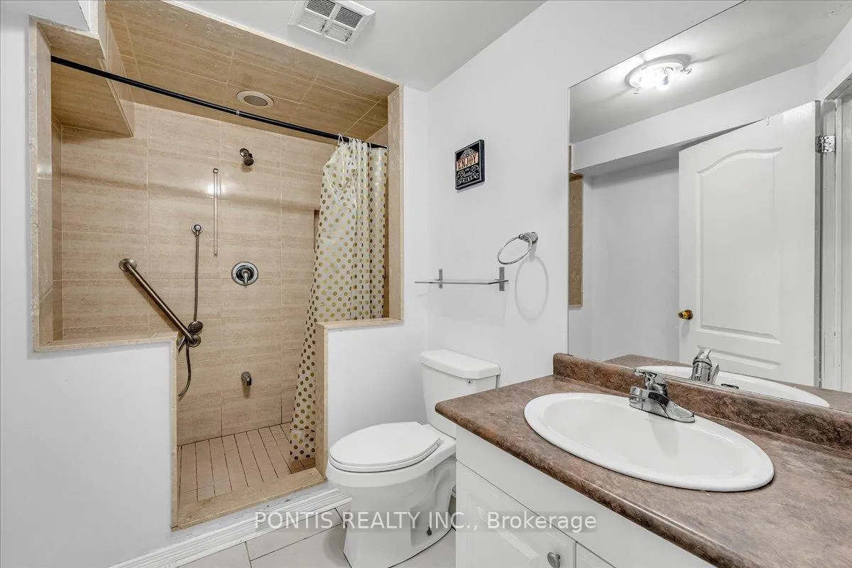 Photo 36 of 52 Emmett Circle, Brampton, Fletcher's Meadow — HOMEH