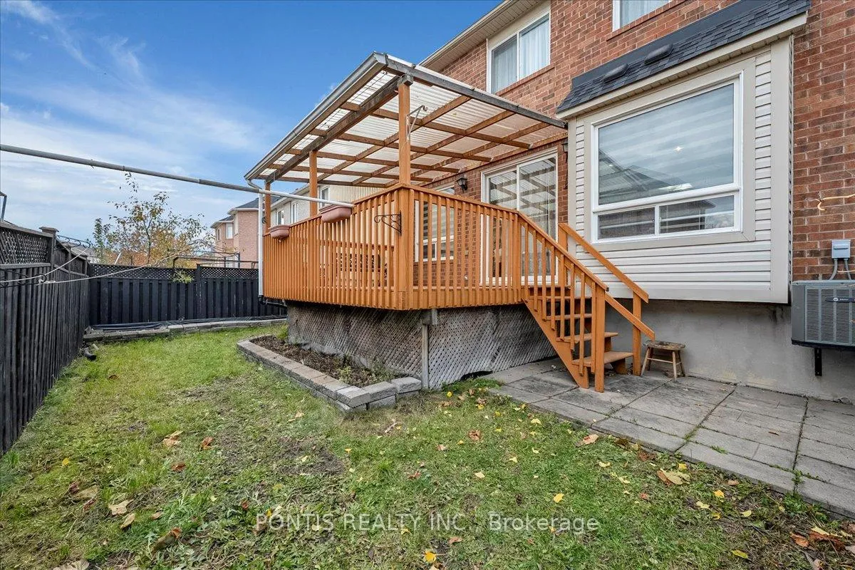 Photo 39 of 52 Emmett Circle, Brampton, Fletcher's Meadow — HOMEH