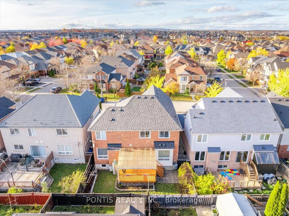 Photo 46 of 52 Emmett Circle, Brampton, Fletcher's Meadow — HOMEH