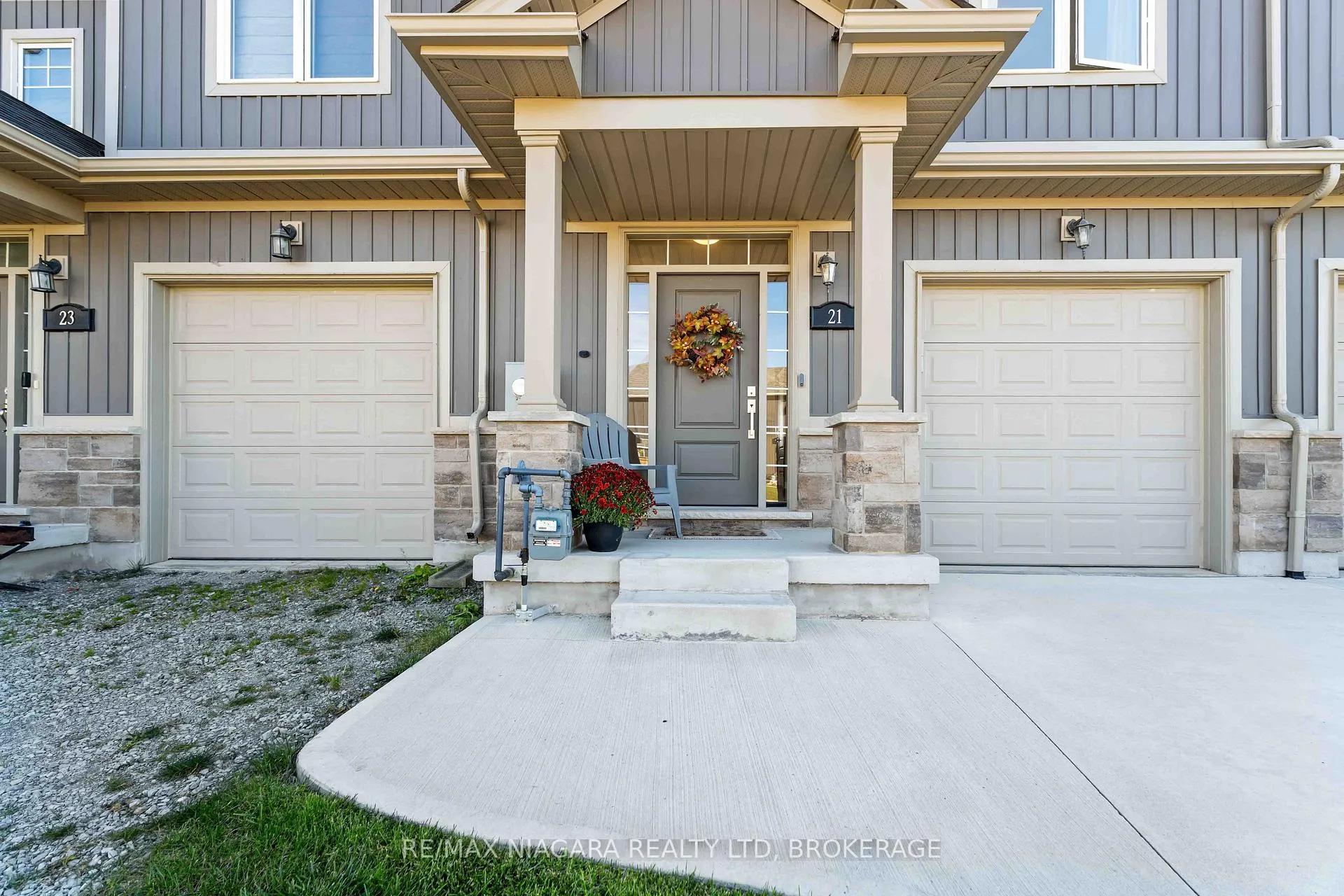 Photo 3 of 21 Lamb Crescent, Thorold, Hurricane/Merrittville — HOMEH