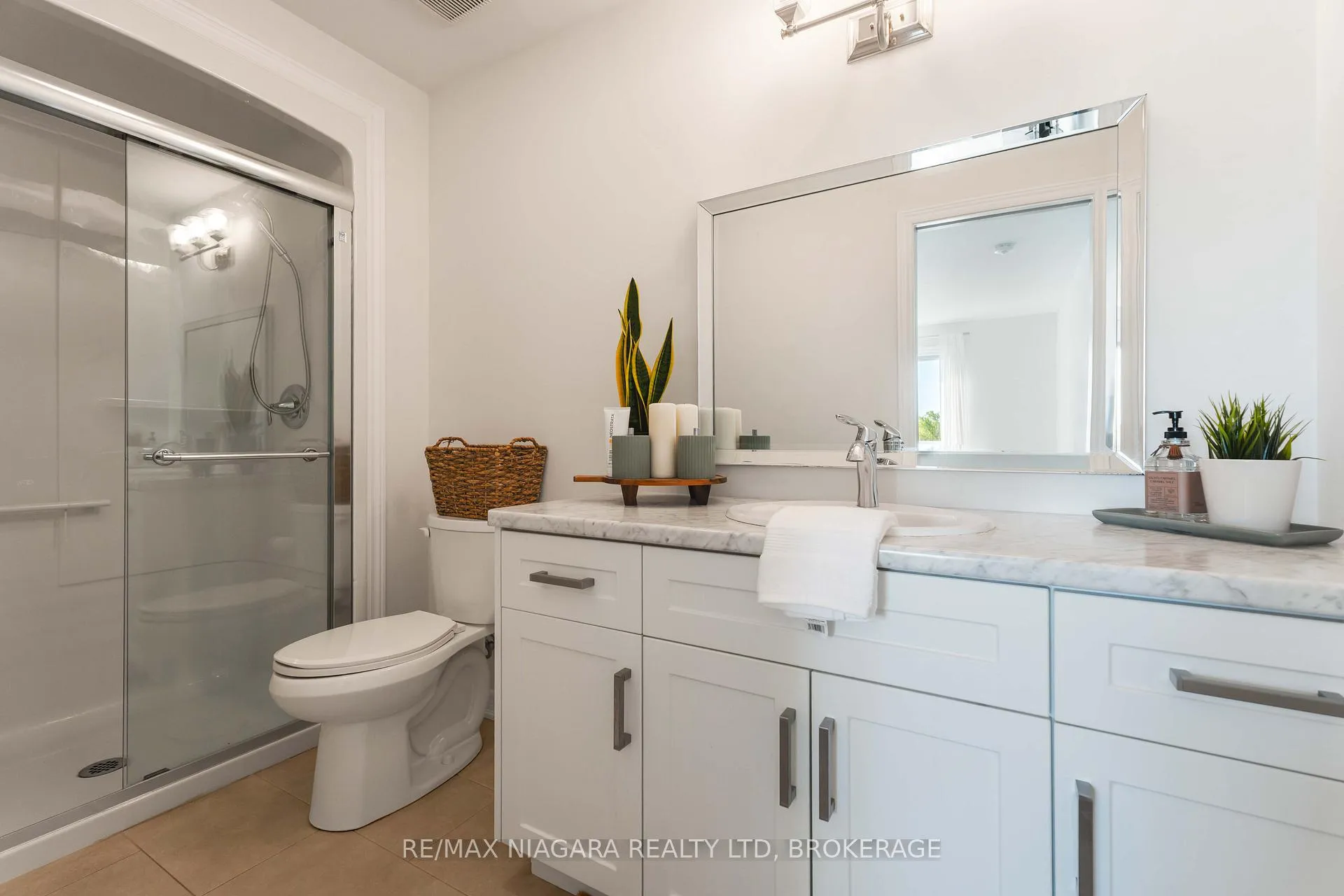 Photo 13 of 21 Lamb Crescent, Thorold, Hurricane/Merrittville — HOMEH