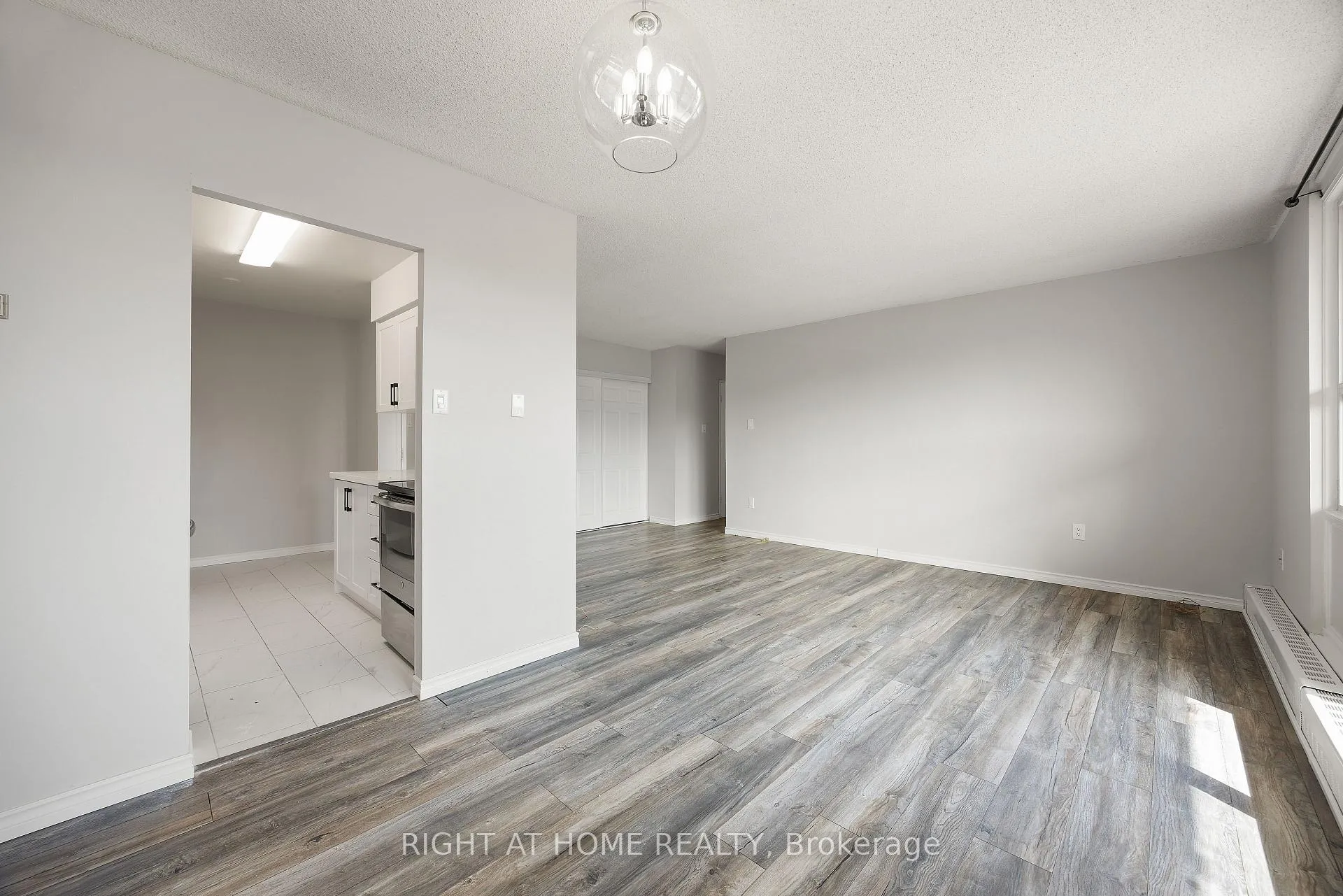 Photo 7 of Unit 808, 1966 Main Street W, Hamilton, Ainslie Wood — HOMEH