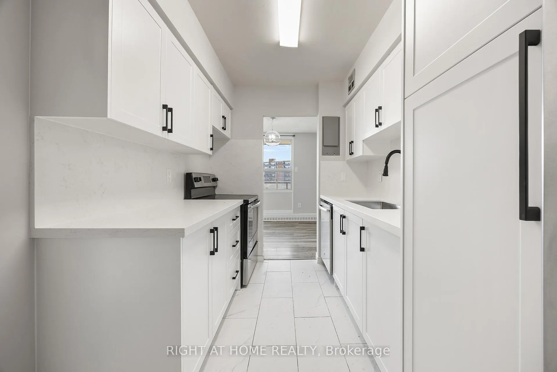 Photo 11 of Unit 808, 1966 Main Street W, Hamilton, Ainslie Wood — HOMEH