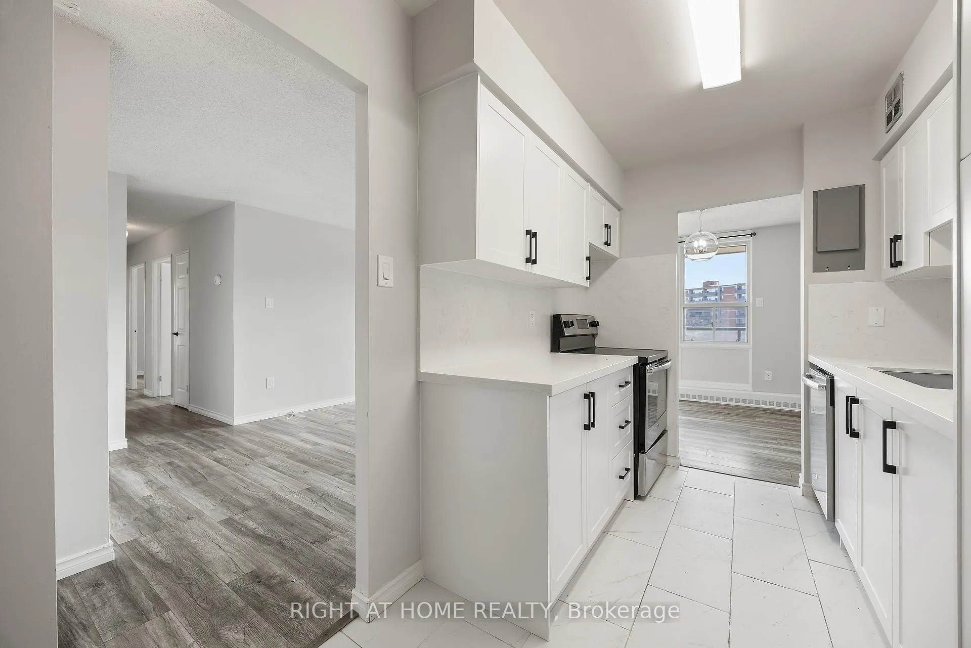 Photo 12 of Unit 808, 1966 Main Street W, Hamilton, Ainslie Wood — HOMEH