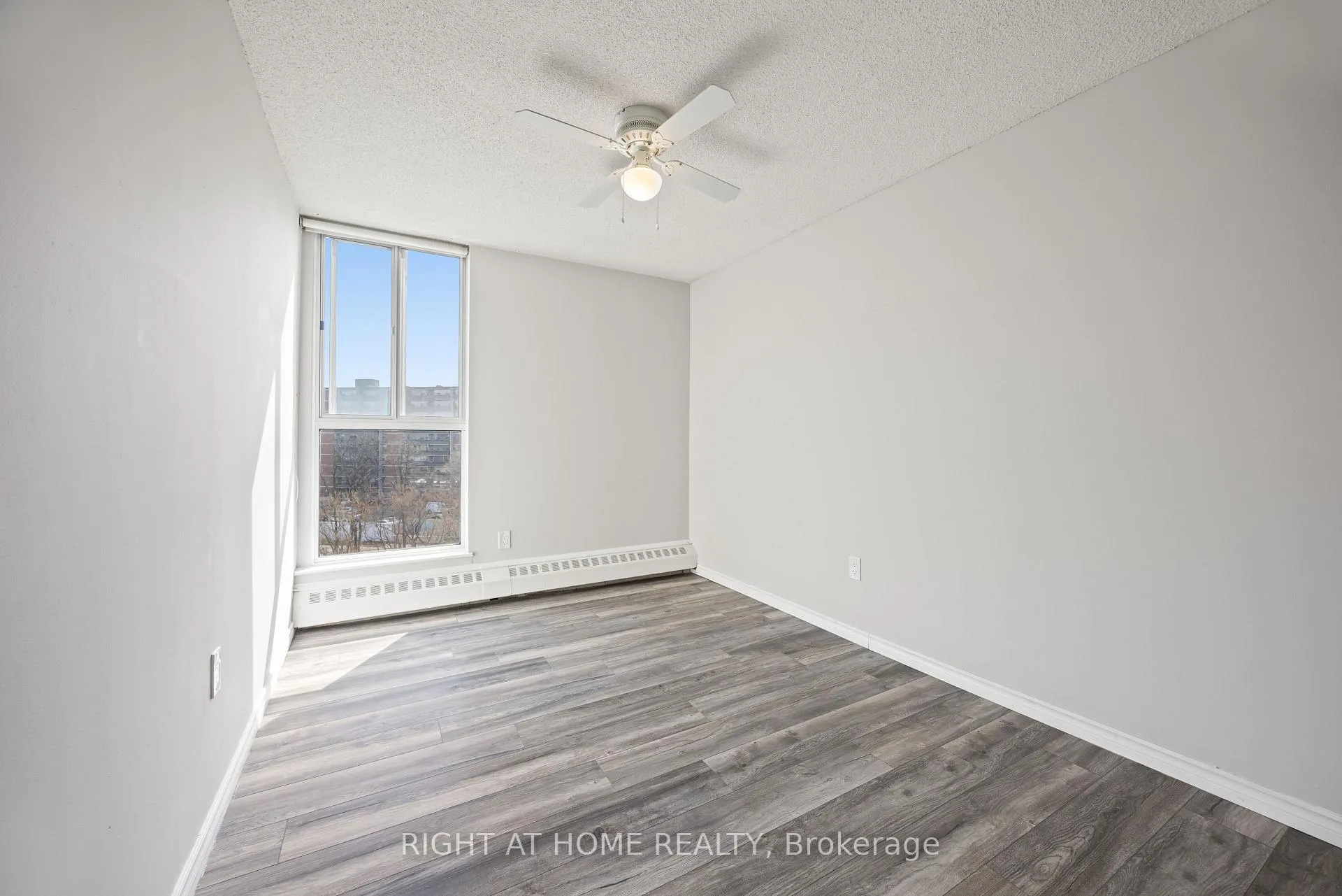 Photo 15 of Unit 808, 1966 Main Street W, Hamilton, Ainslie Wood — HOMEH