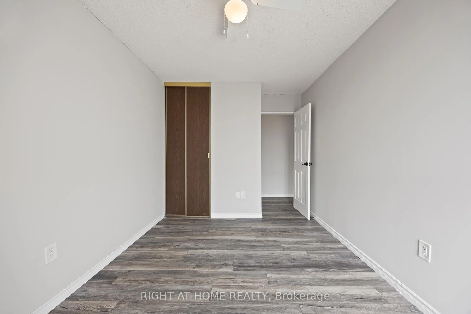 Photo 16 of Unit 808, 1966 Main Street W, Hamilton, Ainslie Wood — HOMEH