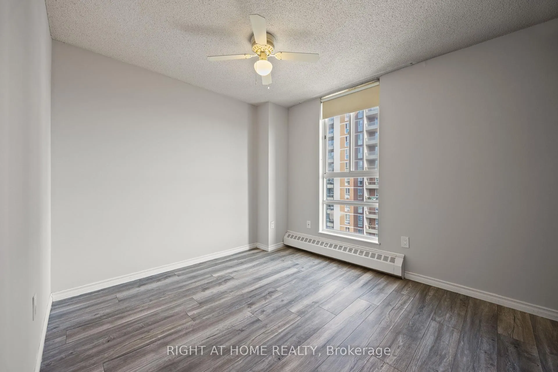 Photo 18 of Unit 808, 1966 Main Street W, Hamilton, Ainslie Wood — HOMEH