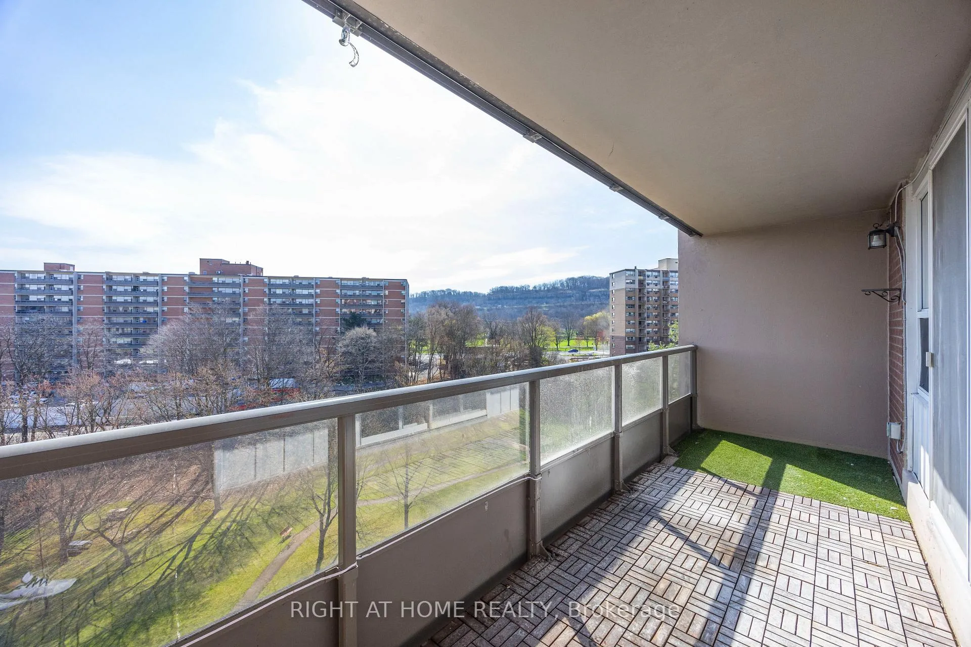 Photo 28 of Unit 808, 1966 Main Street W, Hamilton, Ainslie Wood — HOMEH