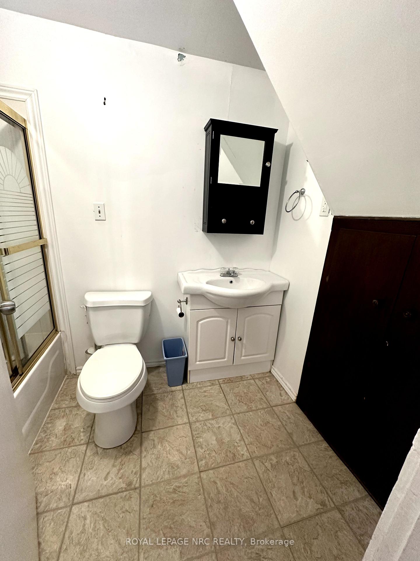 Photo 9 of 2292 Centre Street, Thorold, Port Robinson — HOMEH