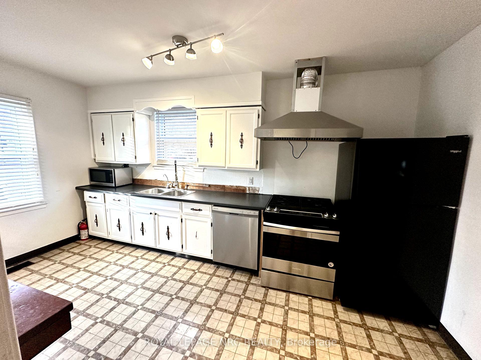 Photo 12 of 2292 Centre Street, Thorold, Port Robinson — HOMEH