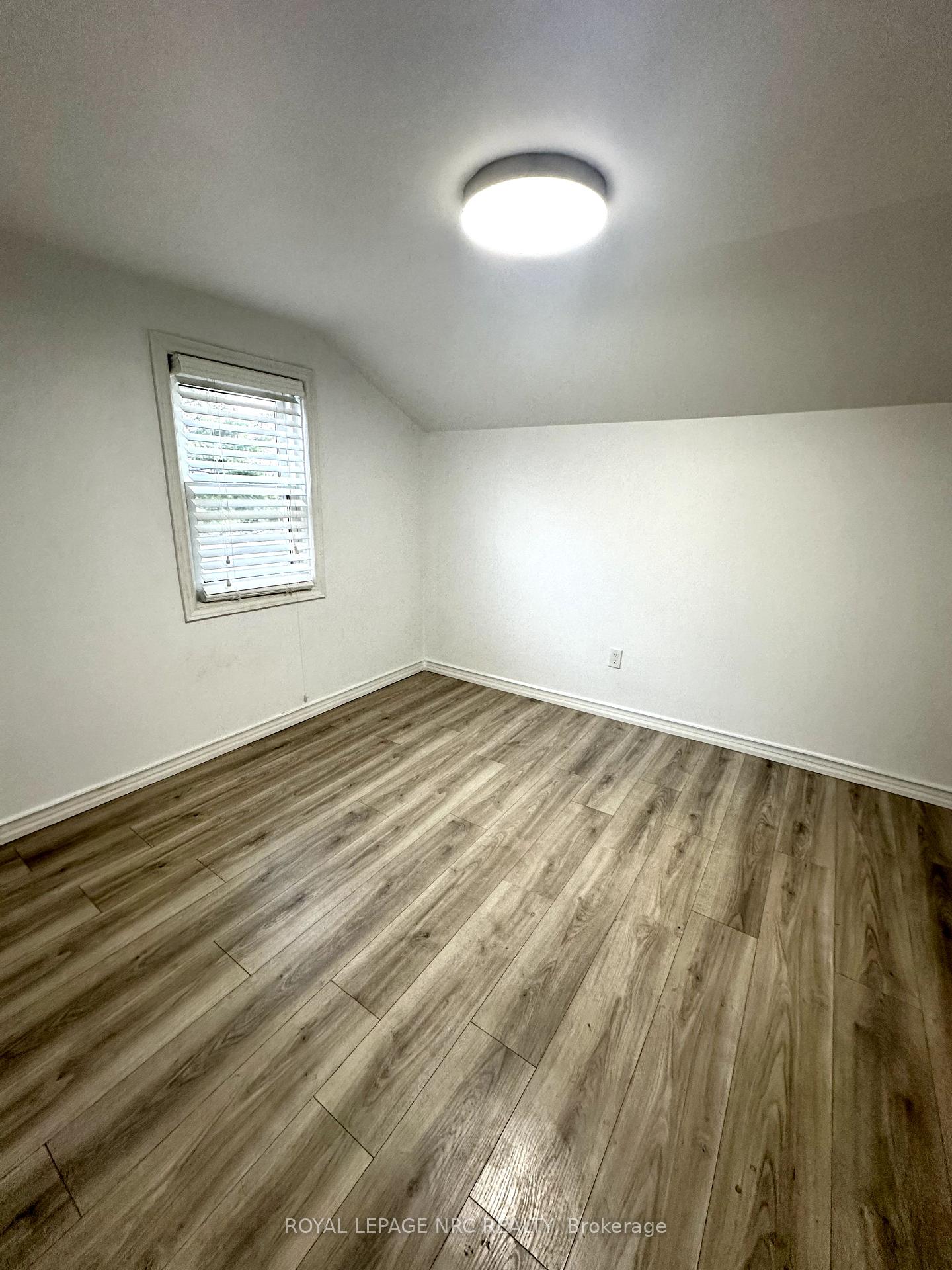 Photo 24 of 2292 Centre Street, Thorold, Port Robinson — HOMEH