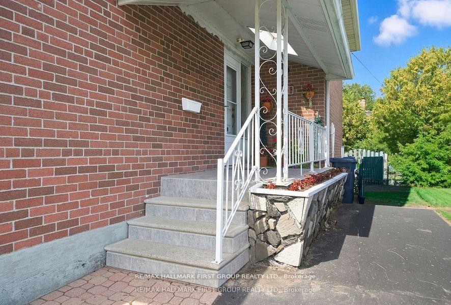 Photo 4 of 6 Windover Drive, Scarborough, Woburn — HOMEH