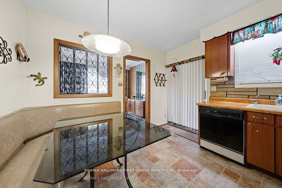 Photo 5 of 6 Windover Drive, Scarborough, Woburn — HOMEH