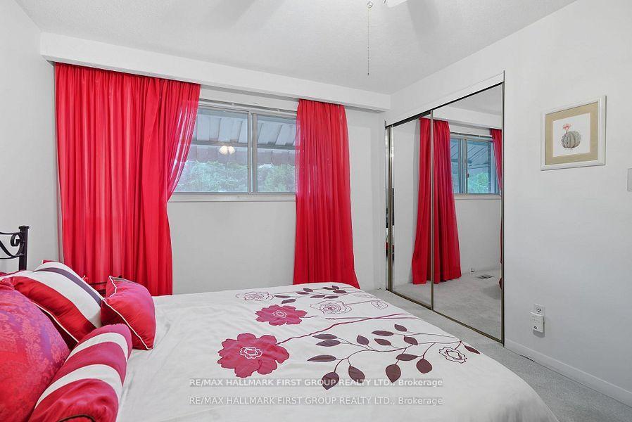 Photo 16 of 6 Windover Drive, Scarborough, Woburn — HOMEH