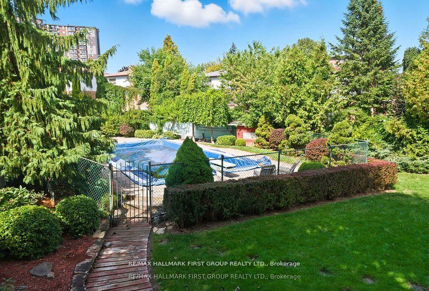 Photo 33 of 6 Windover Drive, Scarborough, Woburn — HOMEH