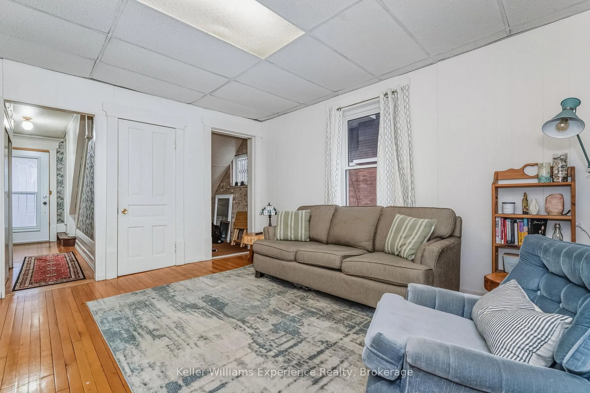 Photo 7 of 565 Yonge Street, Midland — HOMEH