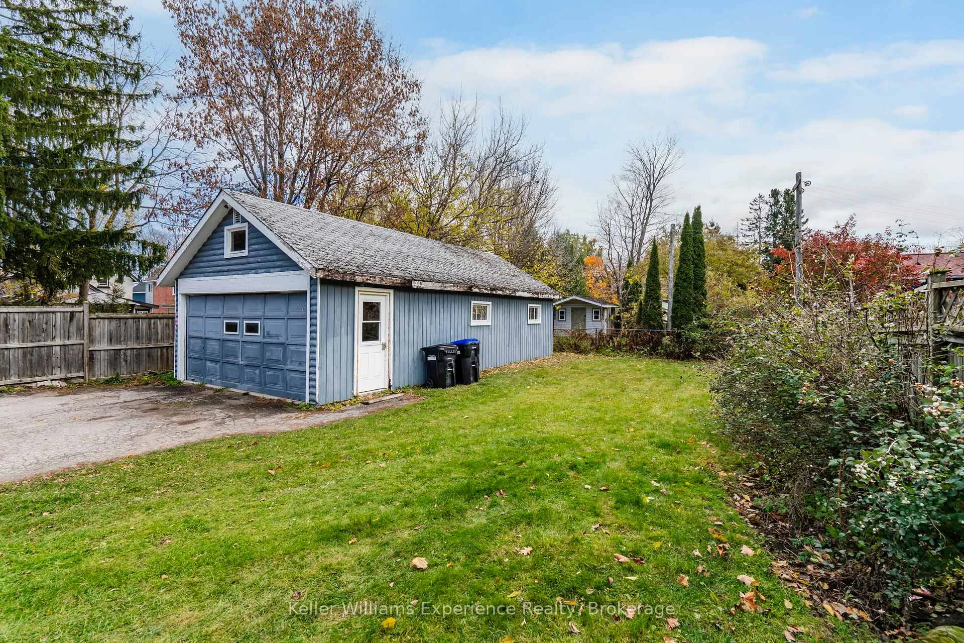 Photo 23 of 565 Yonge Street, Midland — HOMEH