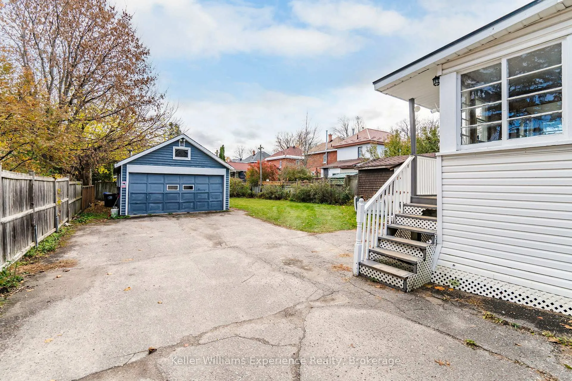 Photo 24 of 565 Yonge Street, Midland — HOMEH