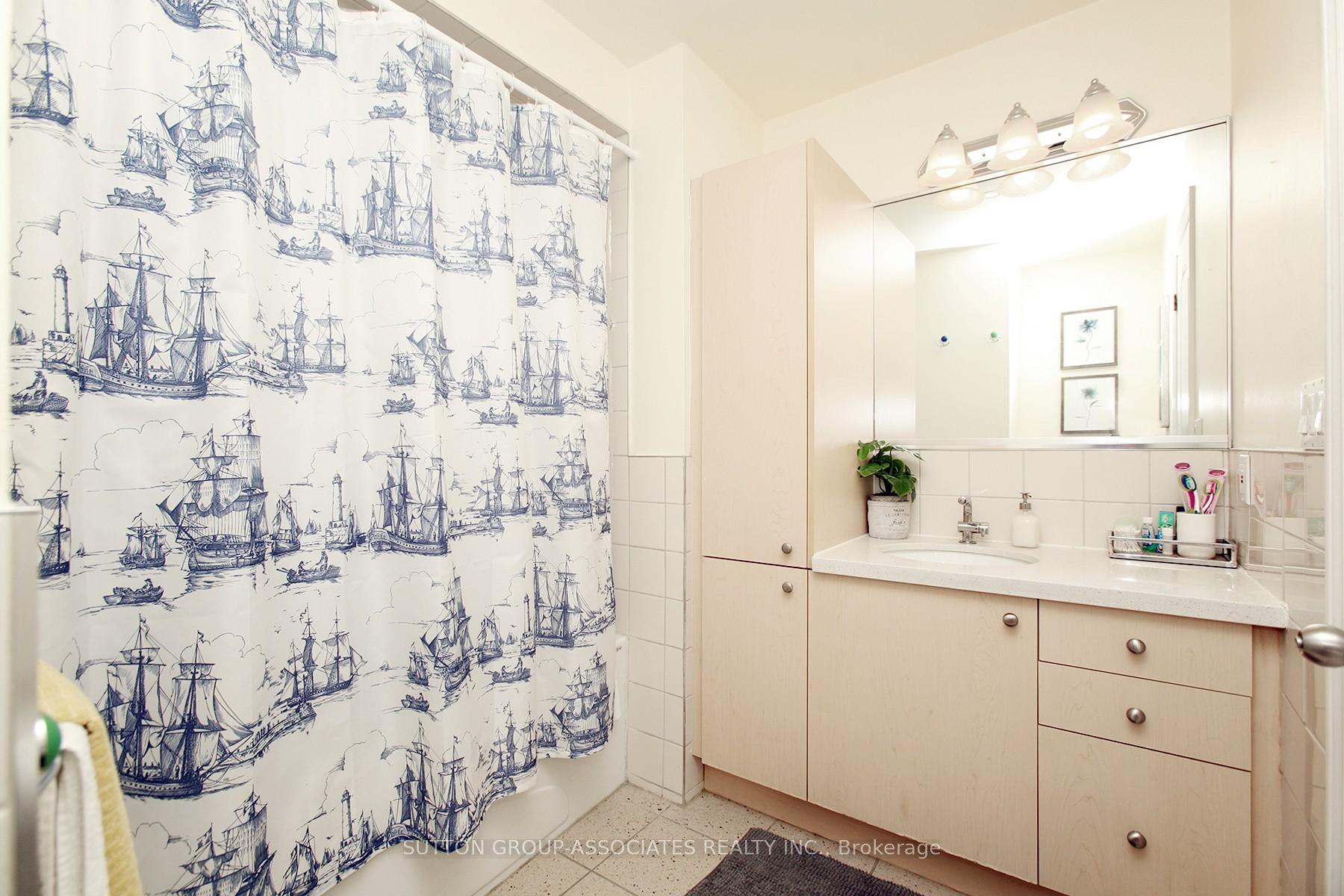 Photo 9 of Unit Unit 1, 478 Bloor Street, Toronto, The Annex — HOMEH