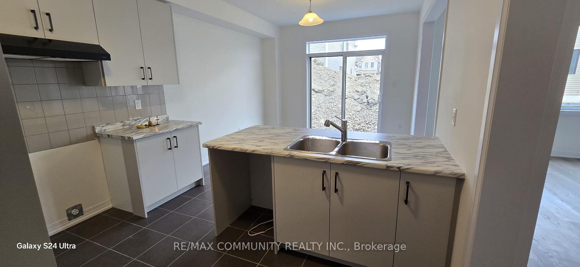 Photo 7 of 12 Heritage Way, Thorold, Rolling Meadows — HOMEH
