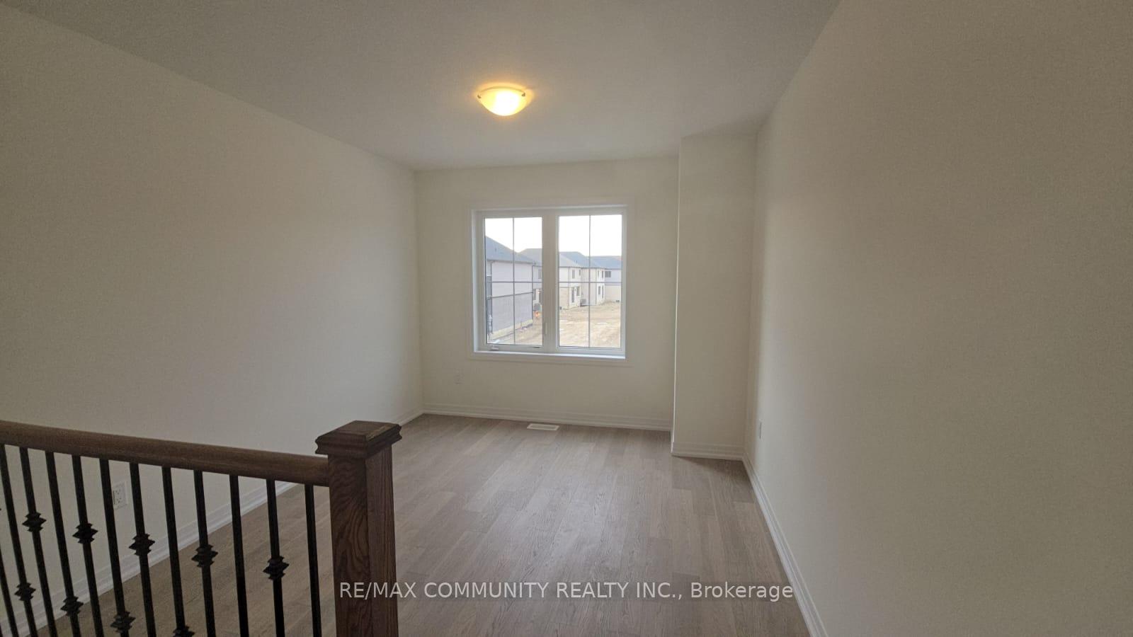 Photo 13 of 12 Heritage Way, Thorold, Rolling Meadows — HOMEH