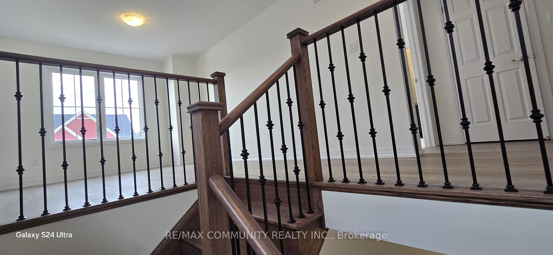 Photo 14 of 12 Heritage Way, Thorold, Rolling Meadows — HOMEH