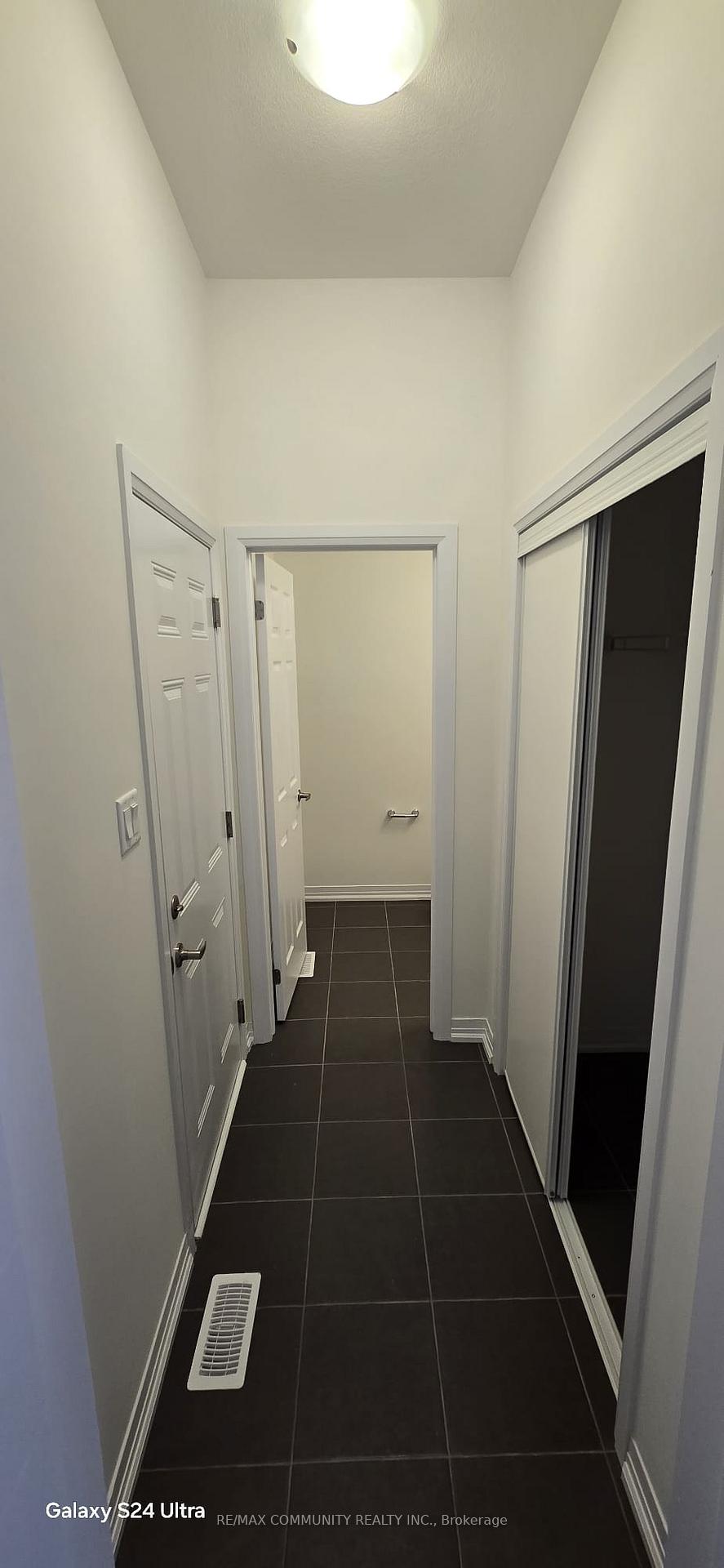 Photo 19 of 12 Heritage Way, Thorold, Rolling Meadows — HOMEH
